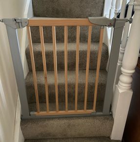 Wooden stair gate - BabyDan