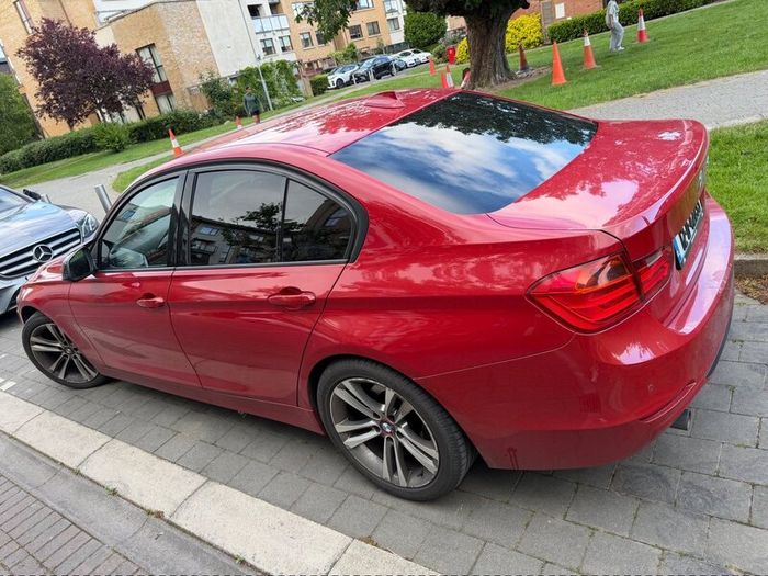 BMW 3-Series 2012