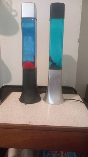 2 lava lamps