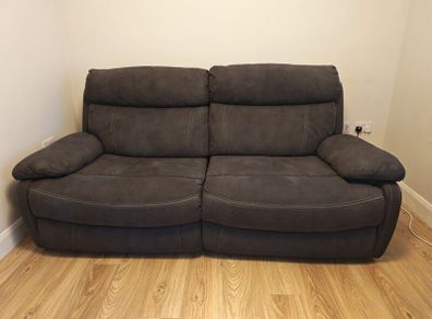 Free for taking away: 2-Seater Electric Power Recliner Sofa with Integrated USB Charging, reclining armchair (not powered)