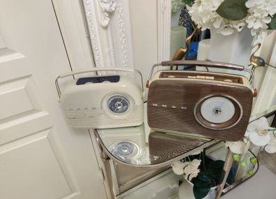Bush retro old school radio