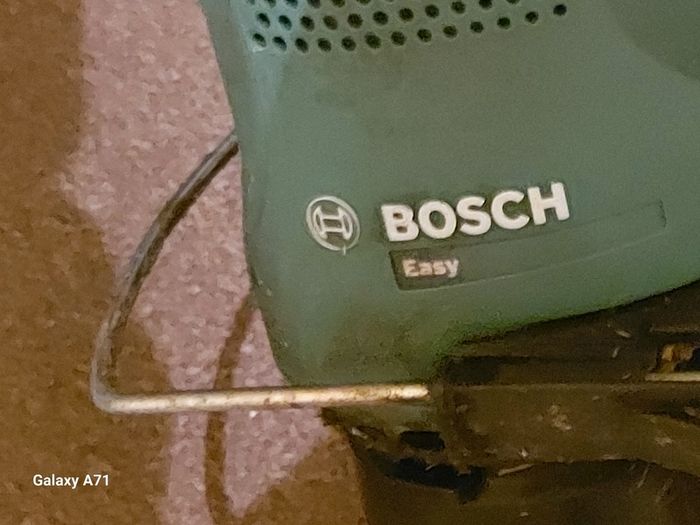 Bosch Easy 23cm Garden Strimmer in very good condition