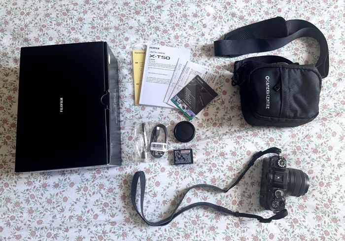 FUJIFILM X-T50 + 15-45 lens kit + accessories