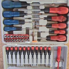 Screw driver box set