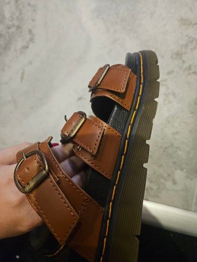 dr martins sandles
