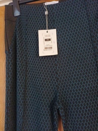 Savida Petrol Jacquard  Leggins.   S. 14.  B.N.W.T.
