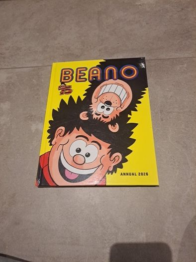 beano and dandy comic annuals and specials