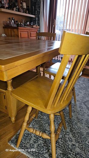 Solid oak extendable table