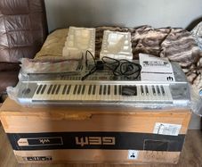 GEM WK2000 Oriental Arranger Keyboard