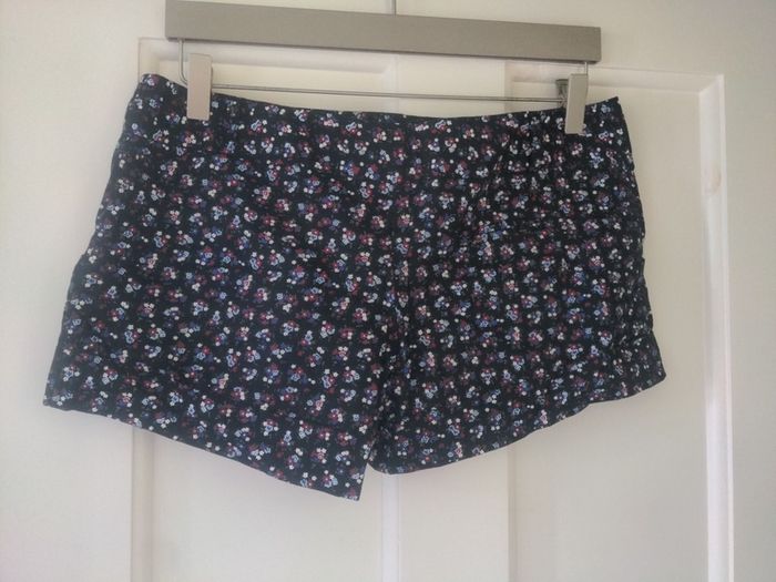 Ladies shorts