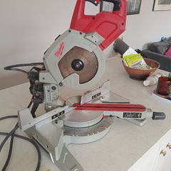 Milwaukee 110v mitre saw