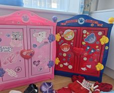 Build a bear wardrobe and 2 bears