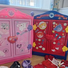 Build a bear wardrobe and 2 bears