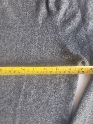 Grey Cashmere V-Neck, Size L