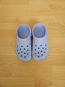 crocs