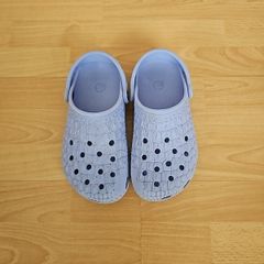 crocs