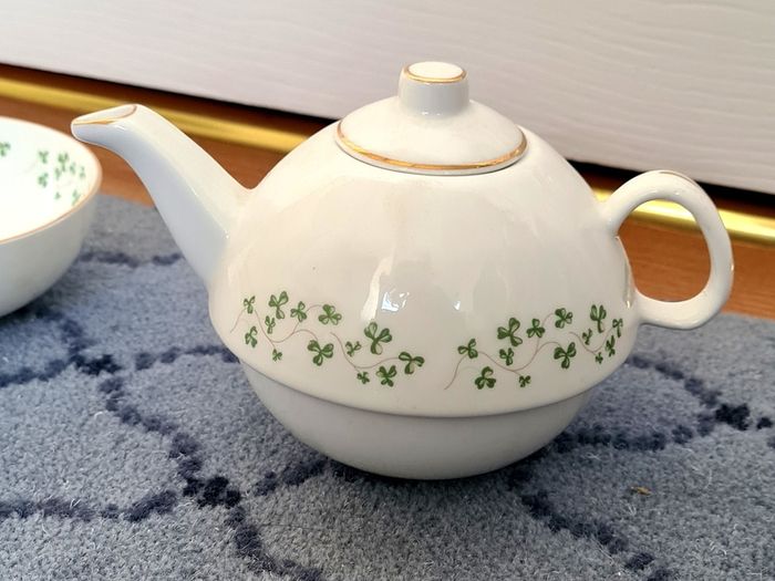 Vintage Royal Tara Trellis Shamrock One Person Teapot and Cup