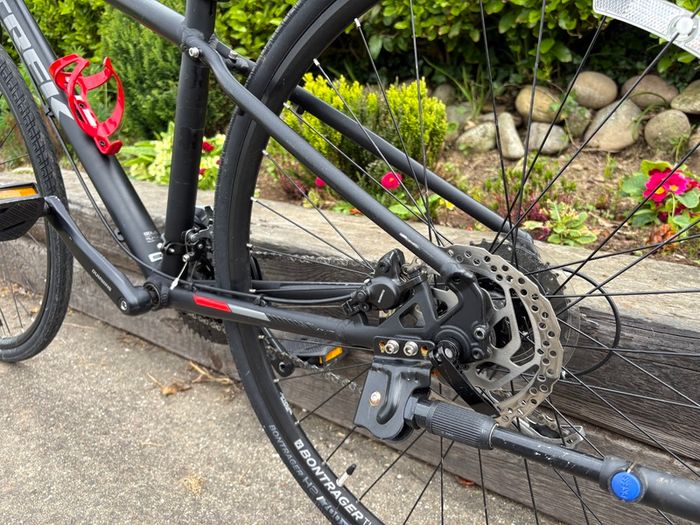Light, fast and nimble: Trek FX 3 (size small)