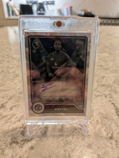 Joshua Zirkzee Man Utd Topps Premier League 26/27 /75 auto