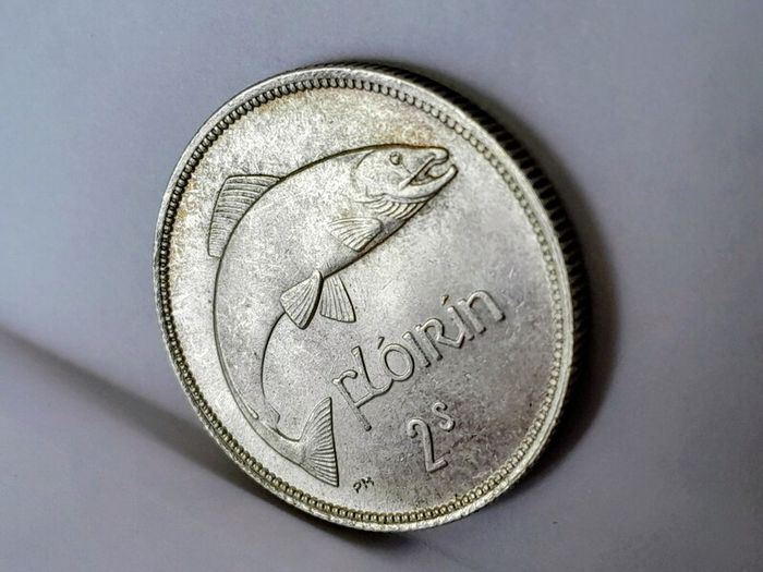 1941 Ireland 2 Shilling silver coin High Grade