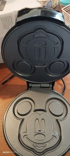 Waffle maker