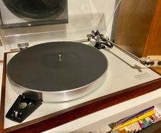 Hifi Gold Legendary Luxman PD264 from the Japanese Golden era 1970s Direct Drive Turntable Auto lift brushed aluminium Top plate