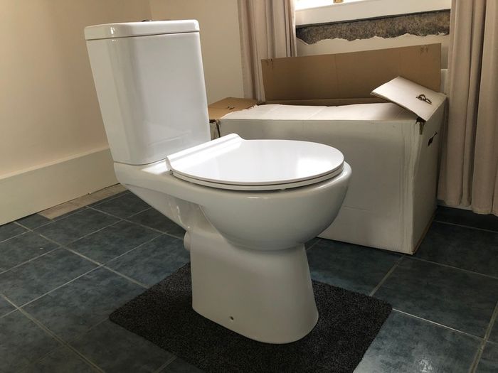 Brand new Cersanit WC & slim line soft close seat