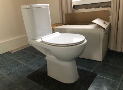 Brand new Cersanit WC & slim line soft close seat