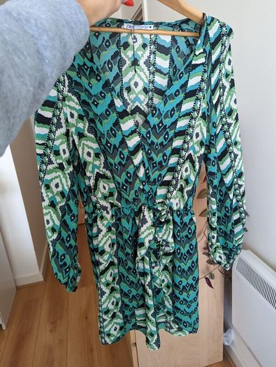 beautiful dress Zara printed long sleeve V neck geometric dress bloggers , puffed sleeve dress
