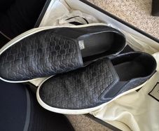 Gucci flats, size 4