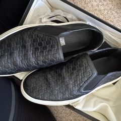 Gucci flats, size 4