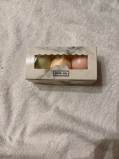 1 x 3 Box of Bath Bombs