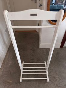 clothes rack