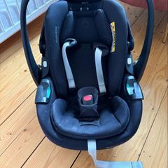 Maxi cosi pebble 360 pro (car seat and isofix base).