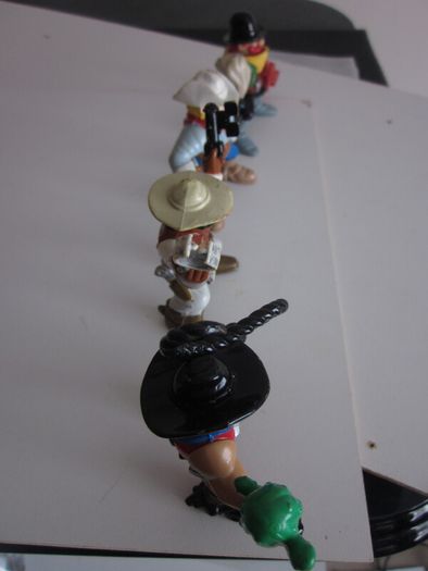 Fisher Price 1996 Wild West Figures X4