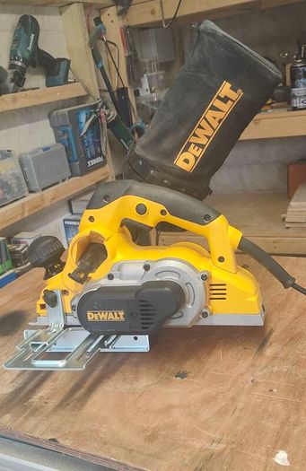 DeWalt 110v D26500 Planer