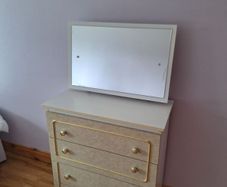 Chest of drawers