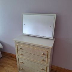 Chest of drawers