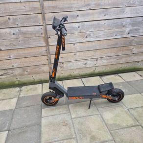 Kugoo g2 electric scooter