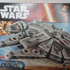 Lego #75105 Millienium Falcon (GREAT CONDITION)