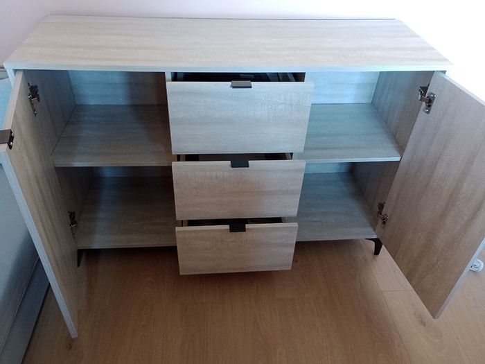 Sideboard with three drawers and two cupboards