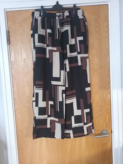 Bundle  Of Ladies Dresses,  Trousers & Jumpers & 1 Blouse. 8  Items.  S. 14