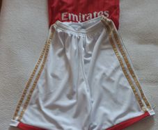 Arsenal kit