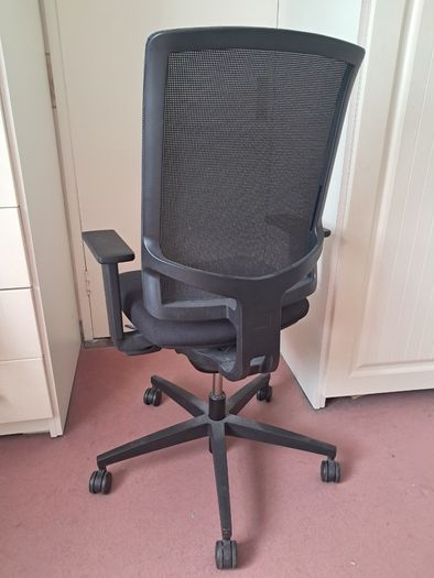 Free Black Office Desk Chair