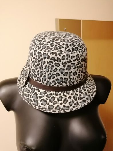 Women's Hats Brand New Grey Leopard Print