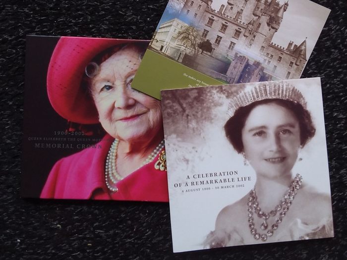 Great Britain : 2002 Queen Elizabeth The Queen Mother, Memorial Crown, Presentation Pack