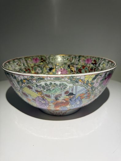 Large Chinese Cantonese Famille Rose Punch Bowl - 25cm - Court Scene - Seal Mark