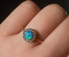 585 14ct gold created opal ring size L