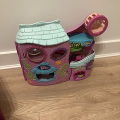 Littlest pet shop house