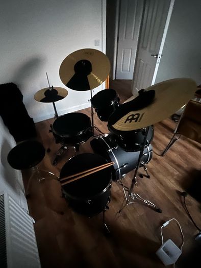 Tama Imperialstar five piece Drum Kit with Crash/Ride/Hi-Hat Symbals. Vic Firth Mute Pads included